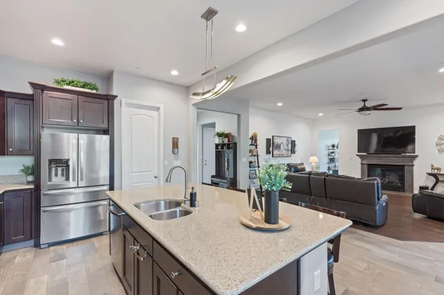 $779,000 | 3127 Joshua Avenue, Clovis, CA 93611