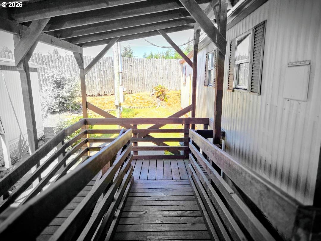 3175 Pacific Loop Coos Bay, OR 97420 - Photo 6 of 18