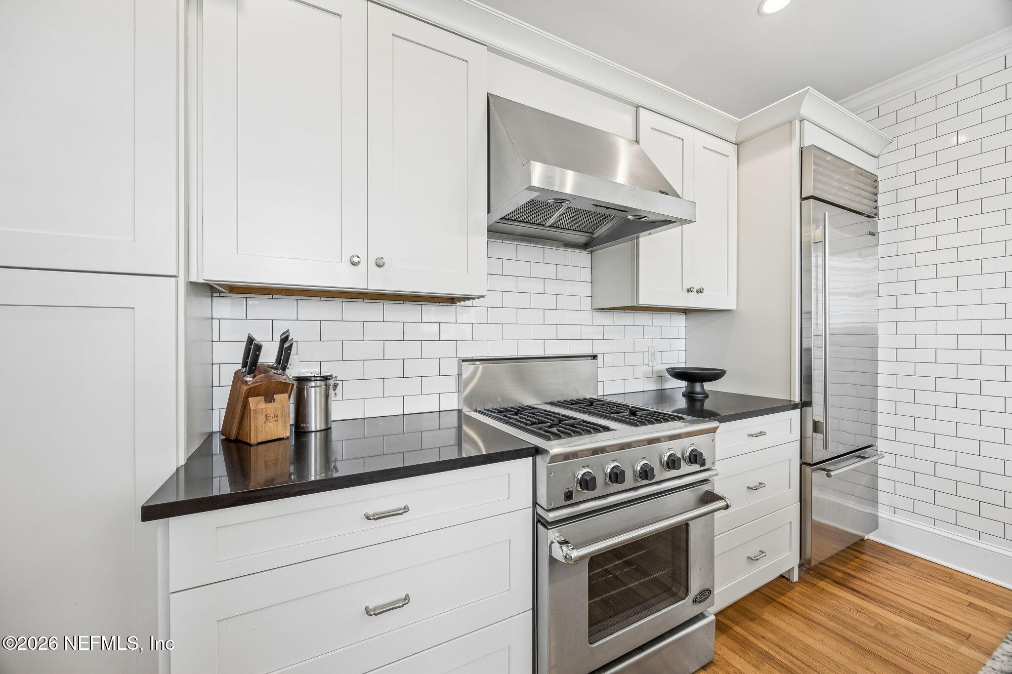 1676 River Road Jacksonville, FL 32207 - Photo 15 of 60 High End Appliances Throughout