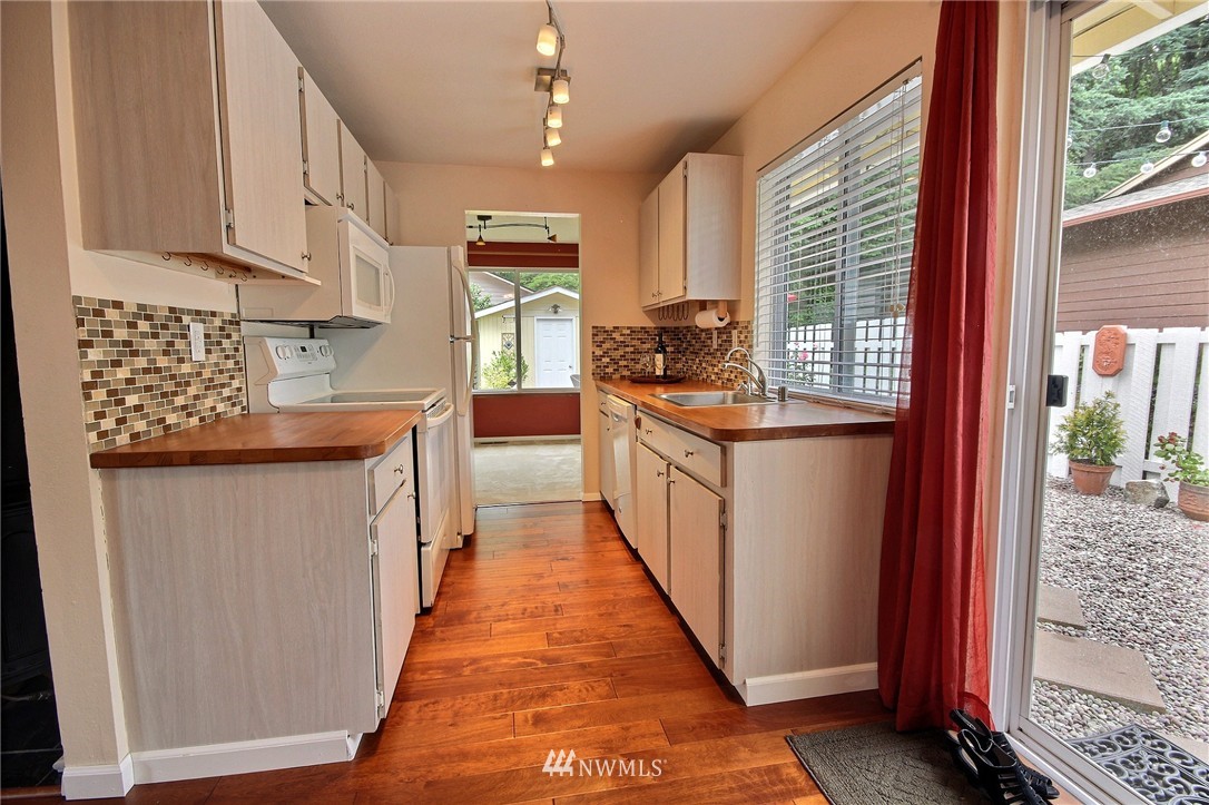 2224 Southeast 19th Street Renton, WA 98055 - Photo 8 of 20 Gallery Image 8