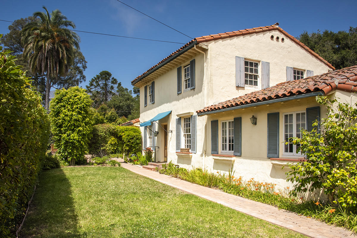 240 Oak Road Santa Barbara, CA 93108 - Photo 3 of 5 a front view of a house with a yard