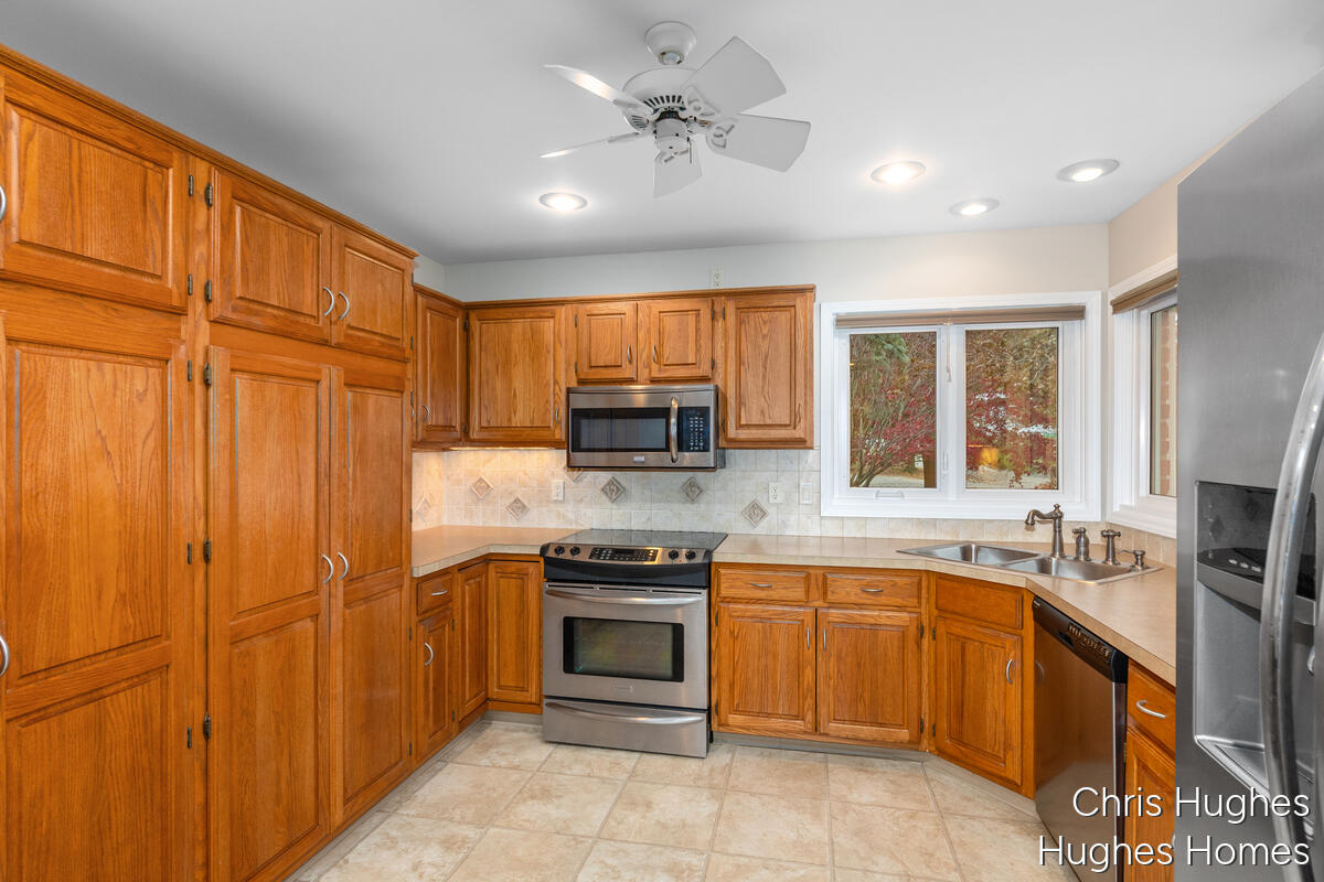 2845 Valley Spring Drive Caledonia, MI 49316 - Photo 3 of 21 2845-Valley_005