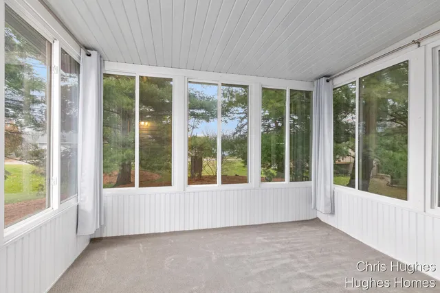 $299,000 | 2845 Valley Spring Drive, Caledonia, MI 49316