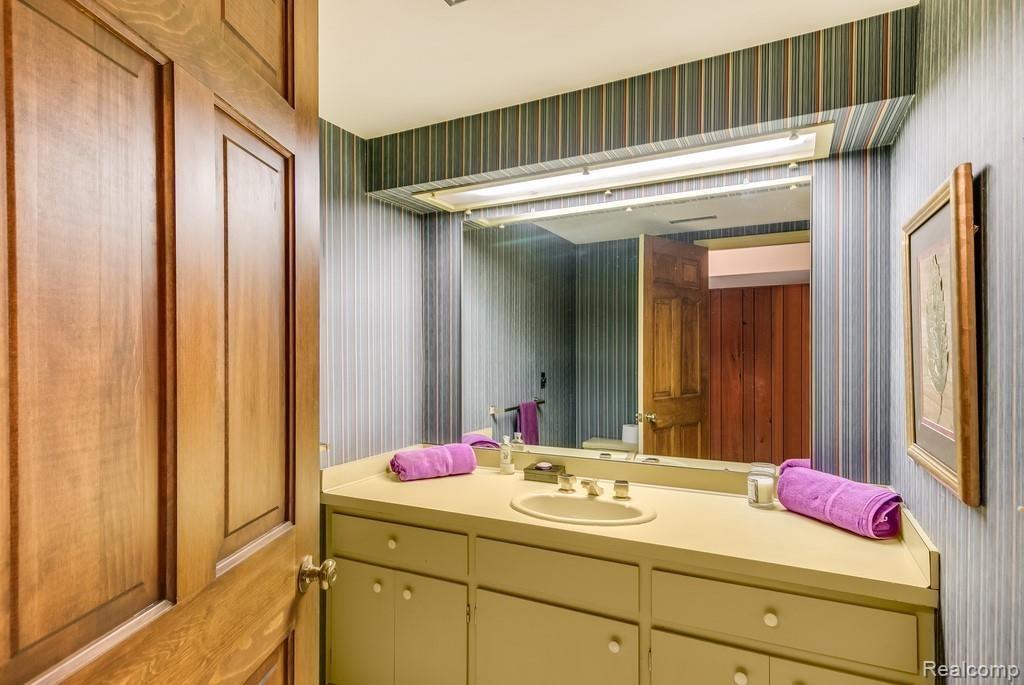 32400 Evergreen Road Beverly Hills, MI 48025 - Photo 52 of 71