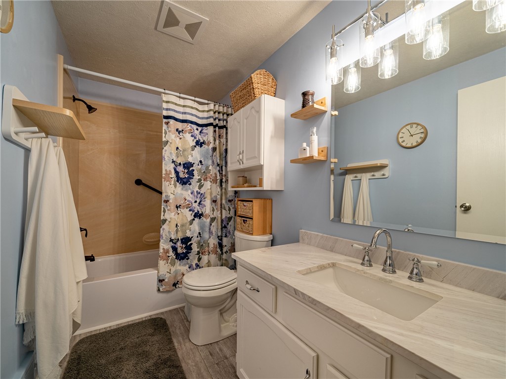 47 Westover Drive Webster, NY 14580 - Photo 16 of 29