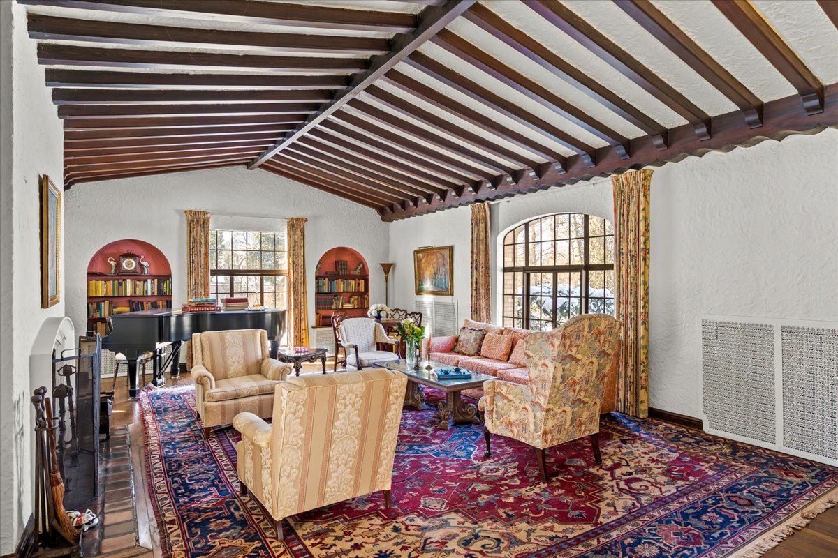 260 Oxford Road Kenilworth, IL 60043 - Photo 17 of 61 a living room with furniture and wooden floor