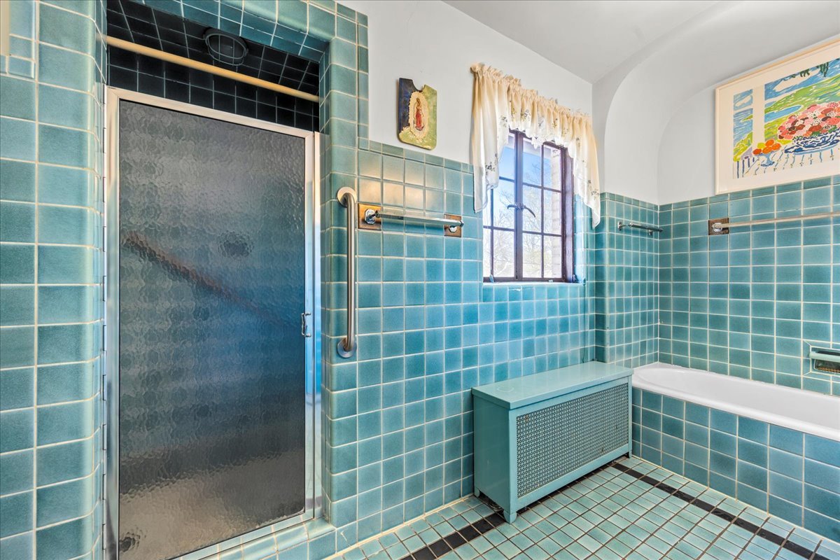 260 Oxford Road Kenilworth, IL 60043 - Photo 49 of 61 a bathroom with a shower and a sink