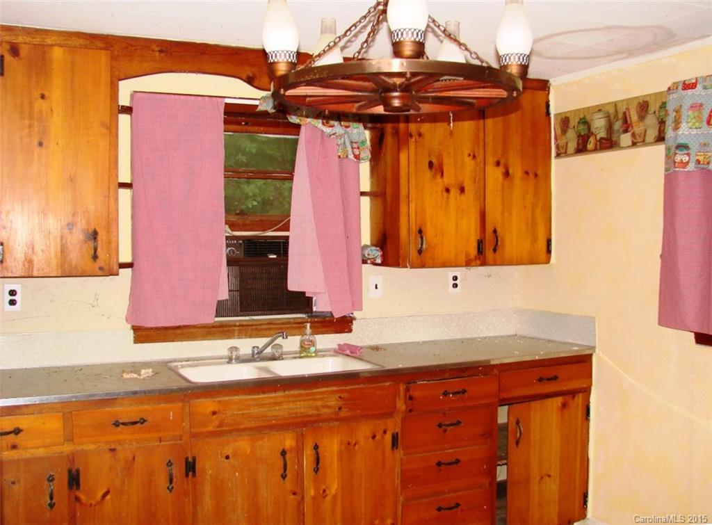 632 Banjo Branch Road Mars Hill, NC 28754 - Photo 18 of 24 Gallery Image 18