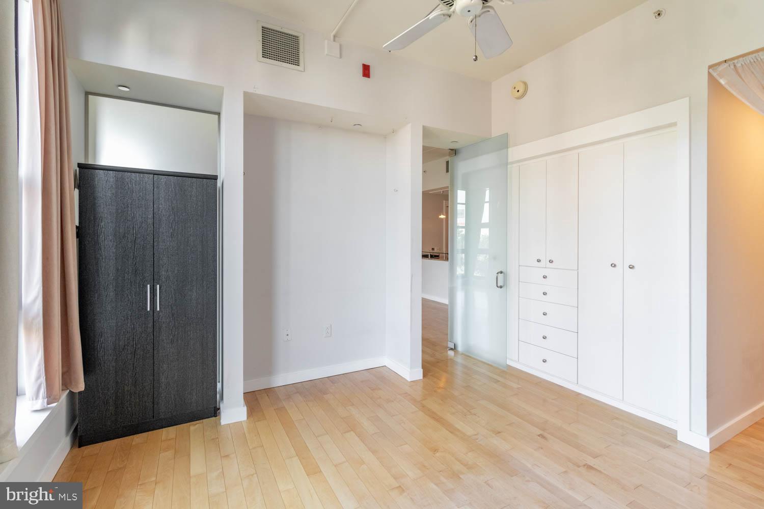 317-319 Vine Street, Unit 308 Philadelphia, PA 19106 - Photo 11 of 17 a view of empty room