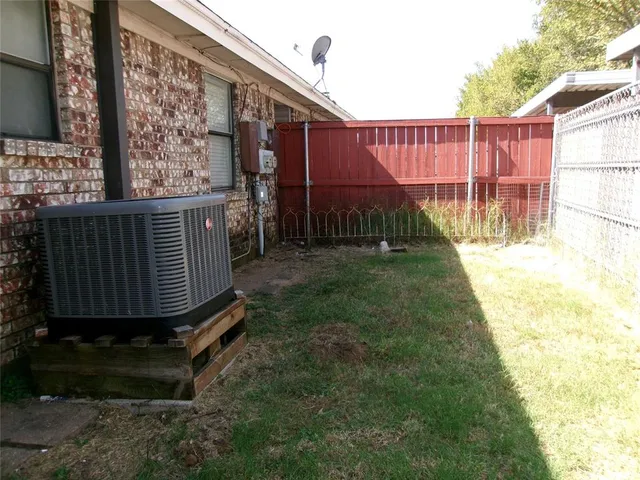 $1,550 | 2409 Ventura Drive, Unit B, Arlington, TX 76015