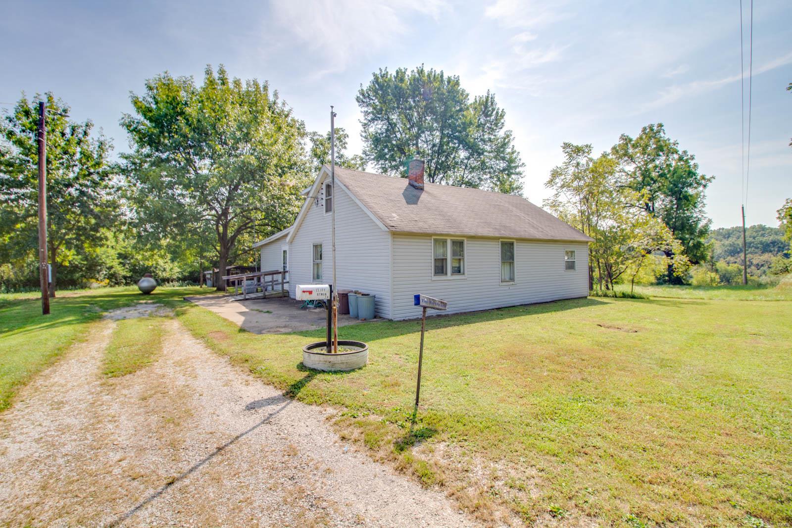 126 West County Line Road Brighton, IL 62012 - Photo 14 of 46