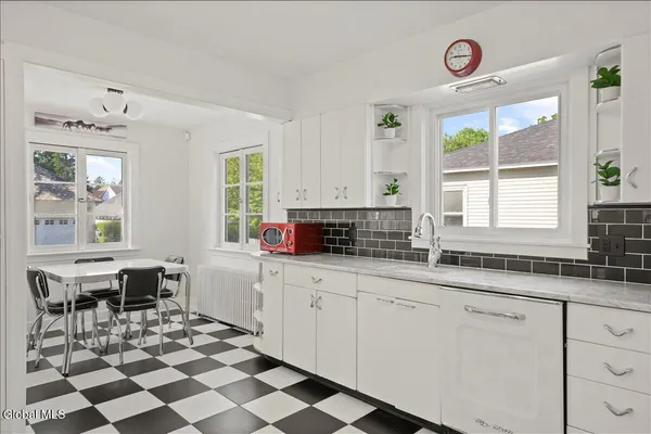 $19,500 | 162 Lake Avenue, Saratoga Springs, NY 12866