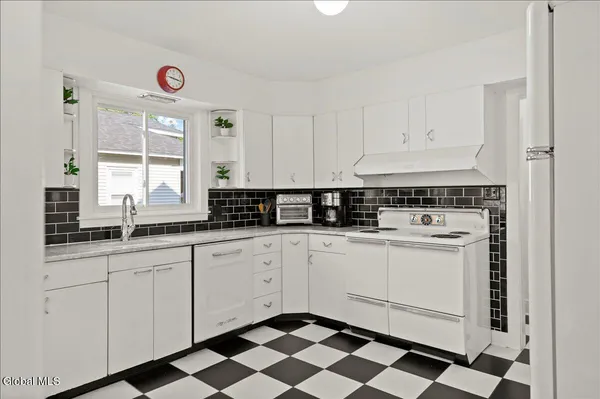 $19,500 | 162 Lake Avenue, Saratoga Springs, NY 12866