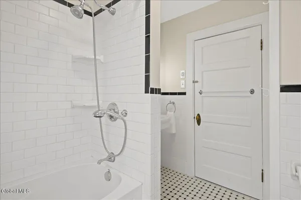 $19,500 | 162 Lake Avenue, Saratoga Springs, NY 12866