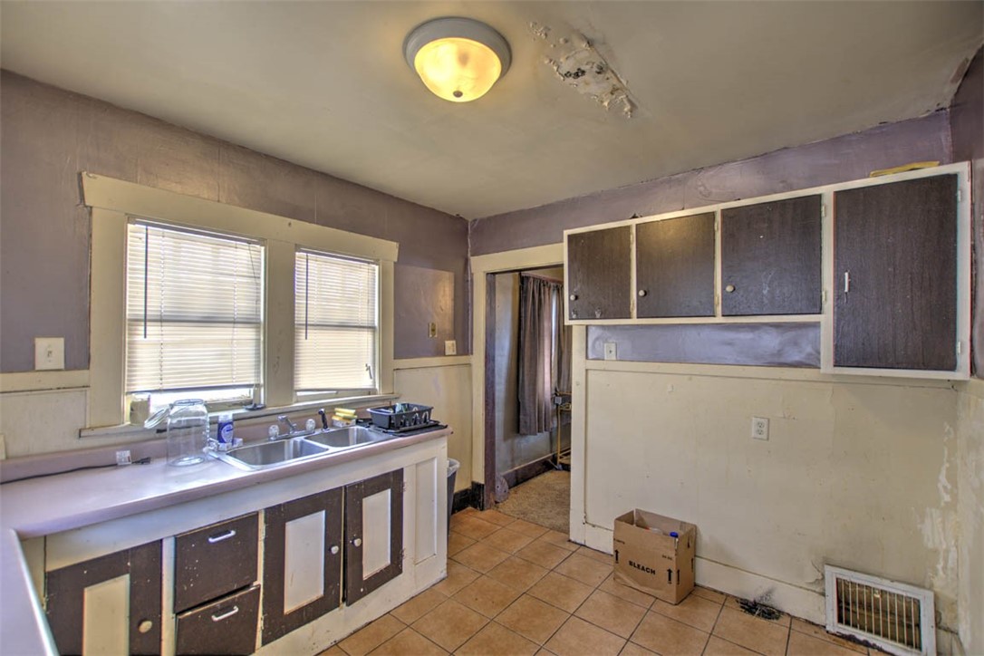 780 West Cushing Street Decatur, IL 62526 - Photo 8 of 12