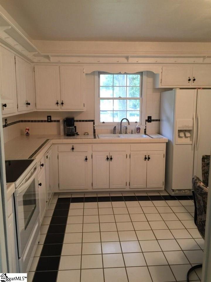 415 Adams Mill Road Mauldin, SC 29662 - Photo 11 of 24