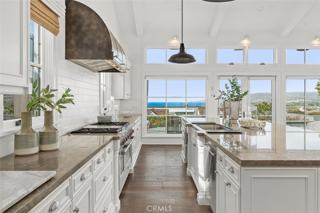 19 Seabreeze Terrace Dana Point, CA 92629 - Photo 15 of 40