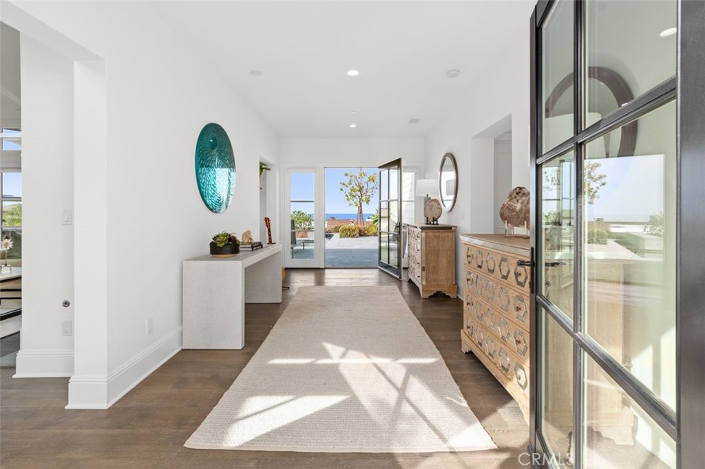 19 Seabreeze Terrace Dana Point, CA 92629 - Photo 6 of 40 a living room with furniture