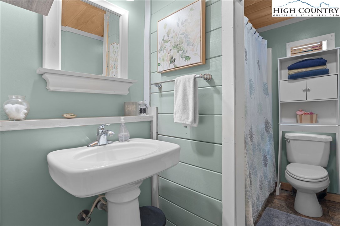 170 Rourke Ridge Road Deep Gap, NC 28618 - Photo 18 of 34