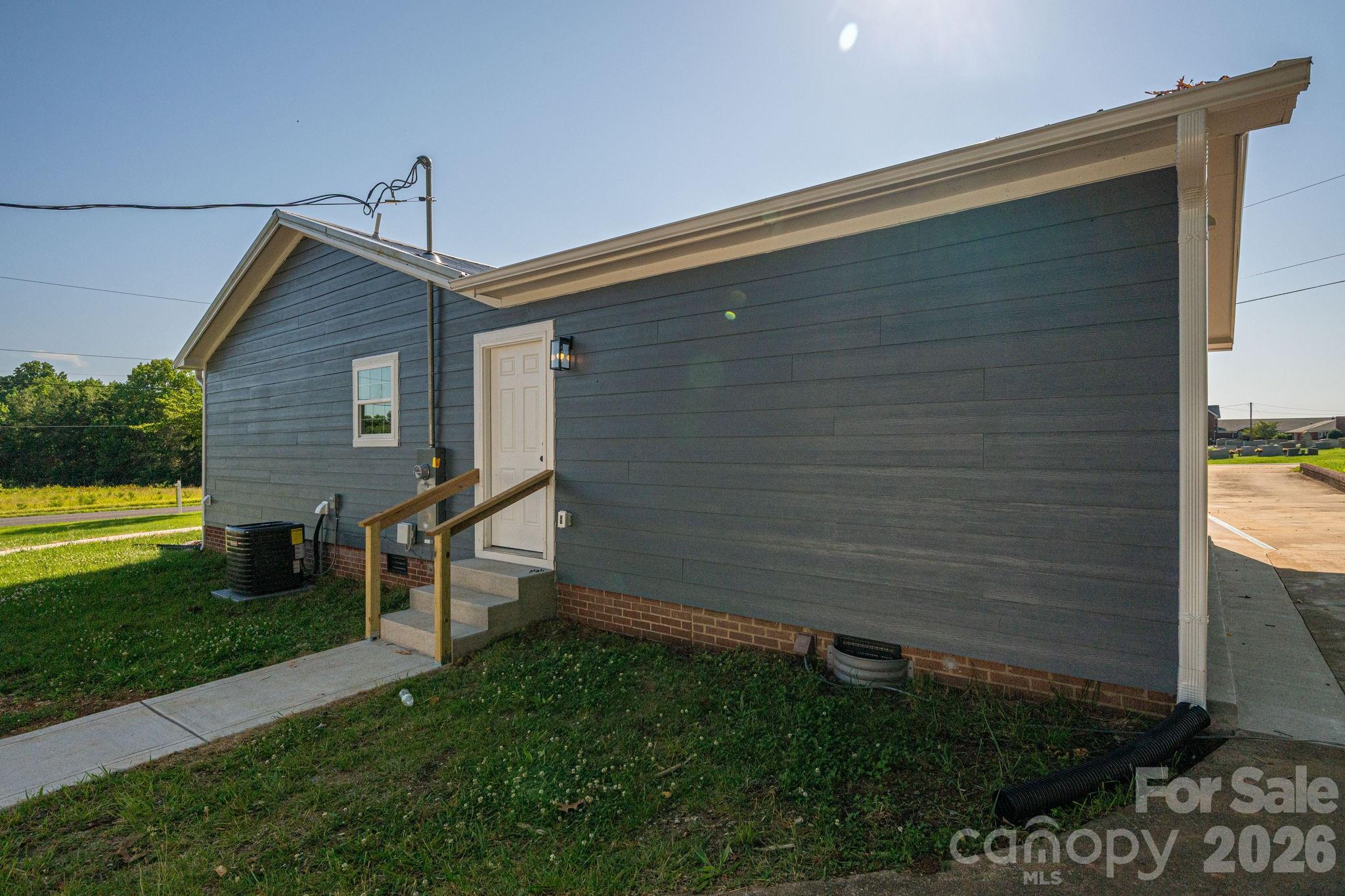 6123 Flay Road Cherryville, NC 28021 - Photo 5 of 44