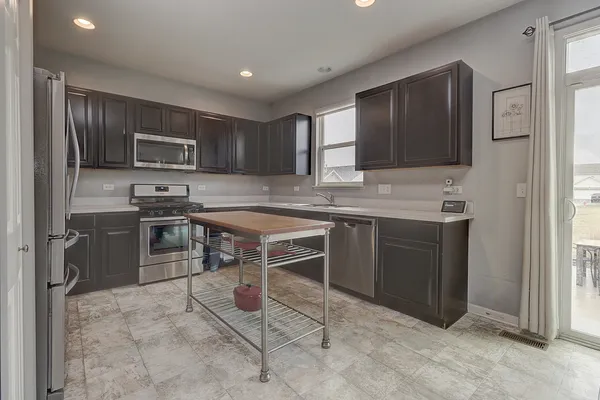 $399,900 | 1809 Wesley Court, Joliet, IL 60431