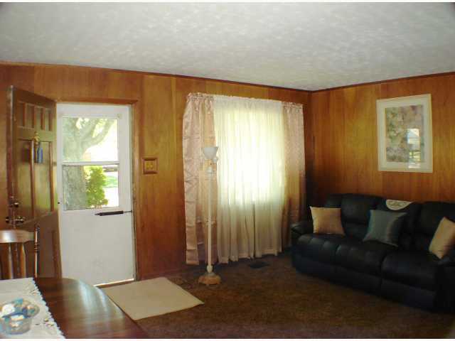 874 Bucknell Road Columbus, OH 43213 - Photo 3 of 16