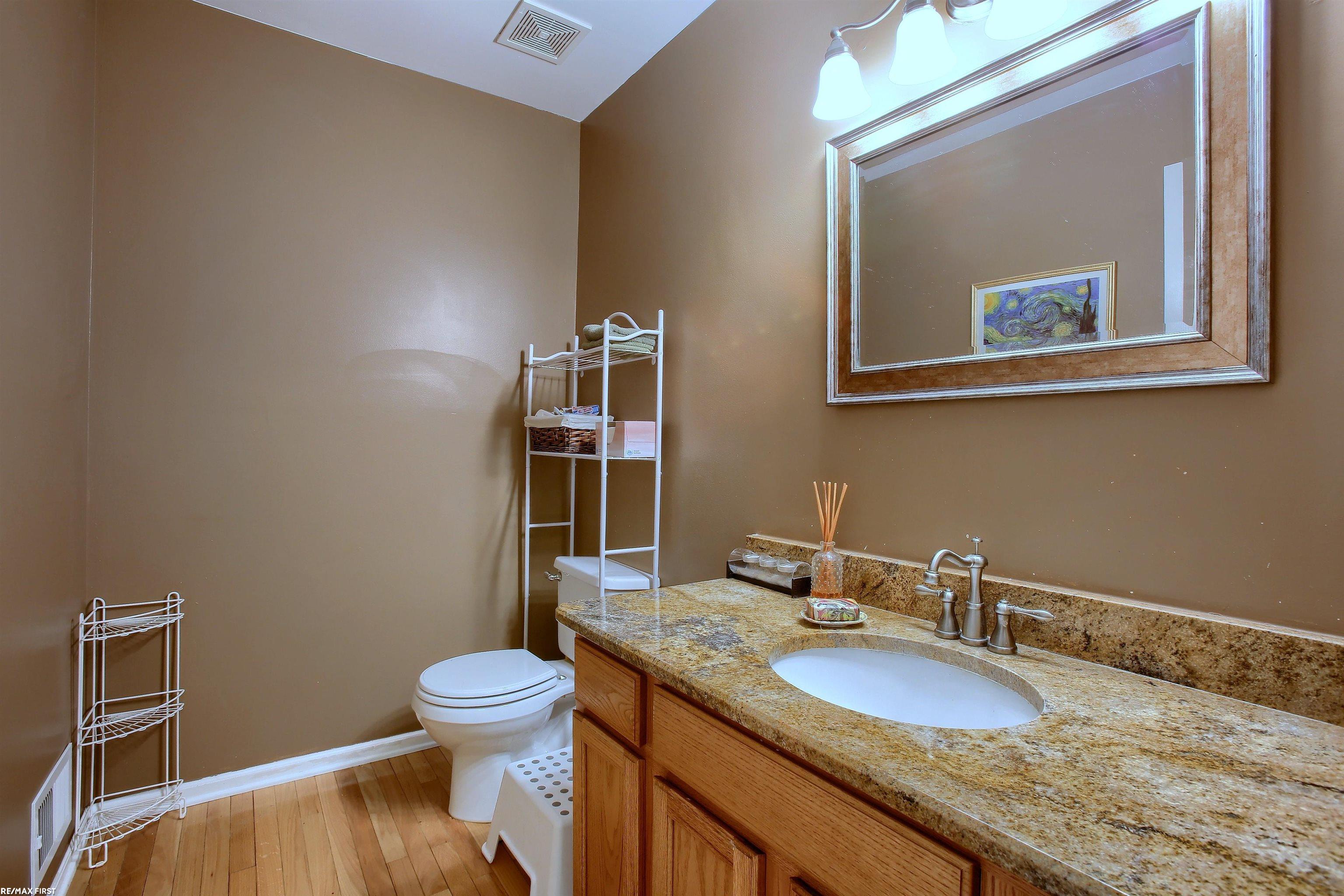 3700 Normandy Drive Rochester, MI 48306 - Photo 14 of 32 50100478-13.JPG
