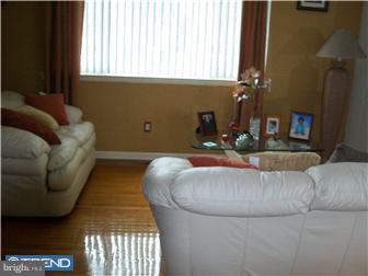 1812 Tomlinson Road Philadelphia, PA 19116 - Photo 2 of 12 Gallery Image 2