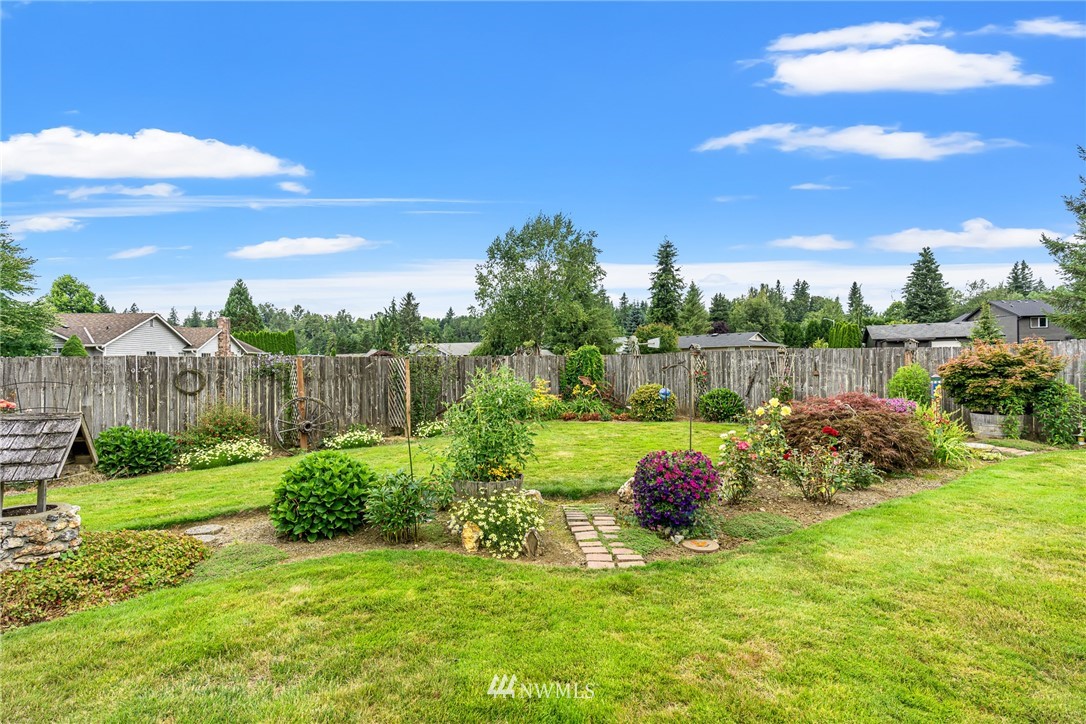 25431 Cromwell Road Monroe, WA 98272 - Photo 28 of 40 a view of a backyard