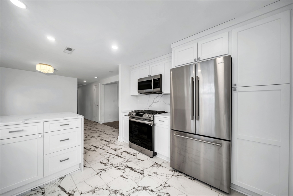 219 Waverly Road, Unit 219 North Andover, MA 01845 - Photo 3 of 36