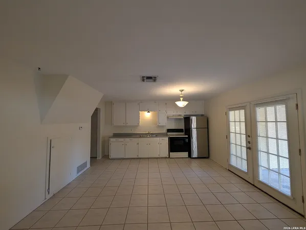 $1,150 | 164 South Union Avenue, Unit 102, New Braunfels, TX 78130