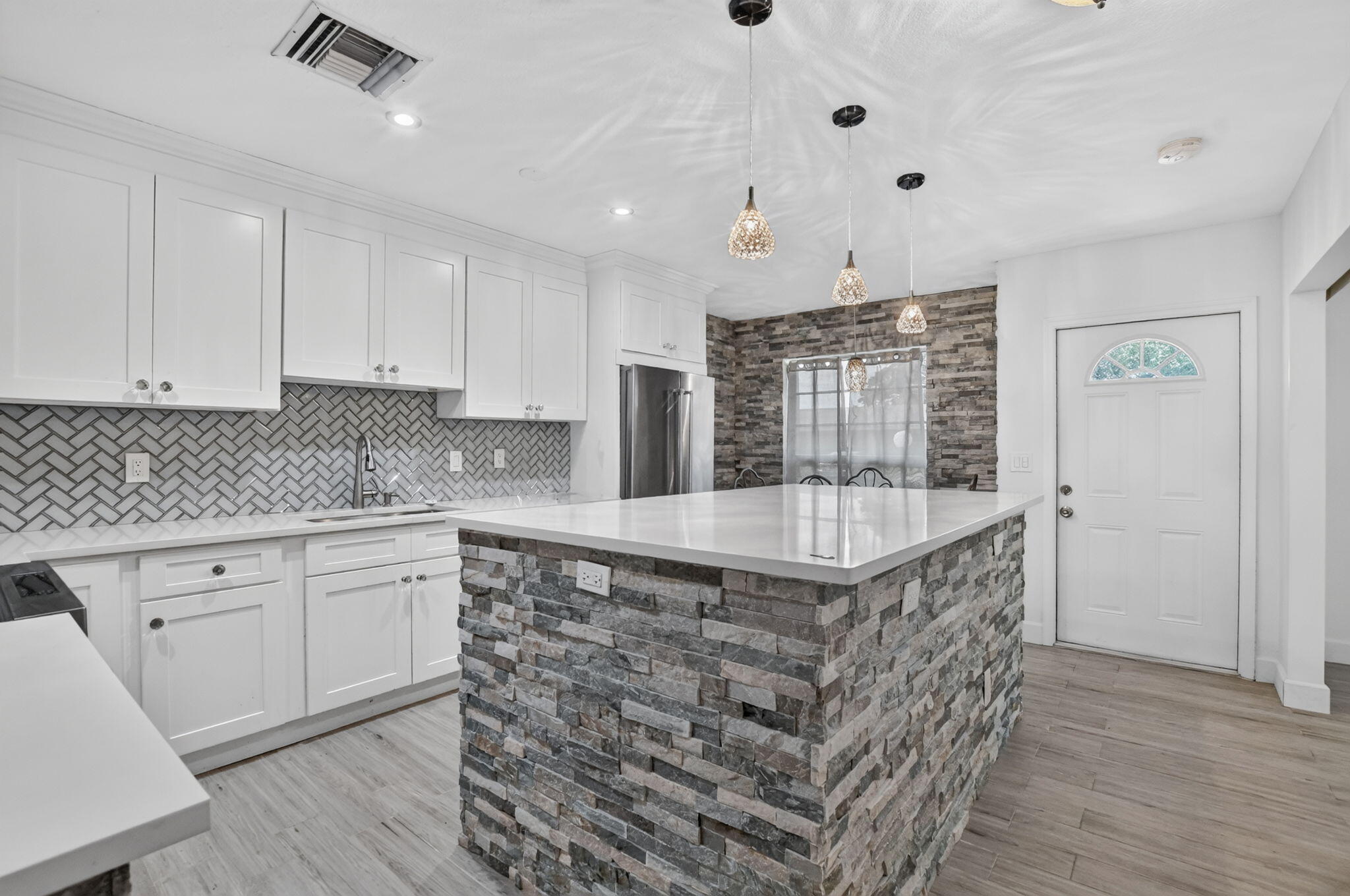 8681 Boca Drive, Unit 20 Boca Raton, FL 33433 - Photo 4 of 54 Kitchen