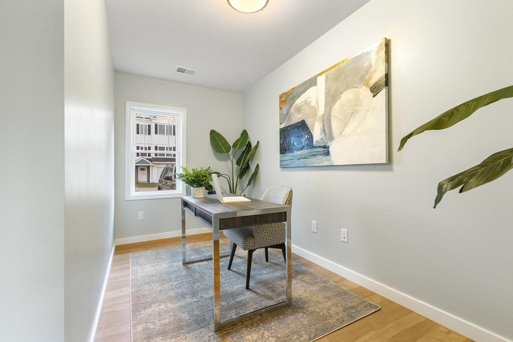 23 Jackson Road North Chelmsford, MA 01863 - Photo 4 of 28 Gallery Image 4