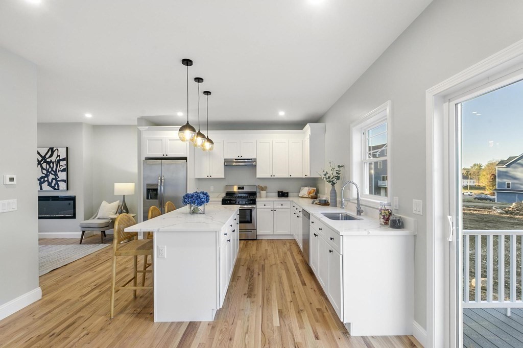23 Jackson Road North Chelmsford, MA 01863 - Photo 7 of 28 Gallery Image 7