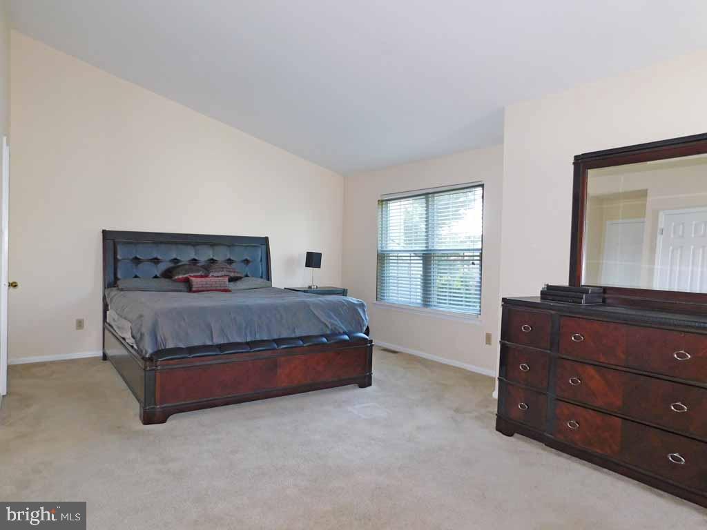 27 East Park Road Newtown, PA 18940 - Photo 17 of 27 Master bedroom