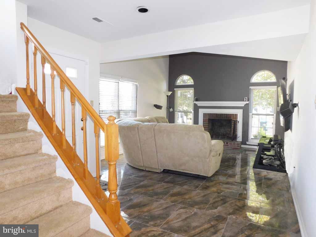 27 East Park Road Newtown, PA 18940 - Photo 4 of 27 View from the foyer to the Living Room