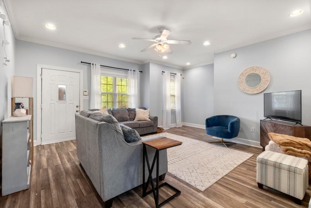 1957 Wire Road, Unit 8 Auburn, AL 36832 - Photo 4 of 19 Gallery Image 4