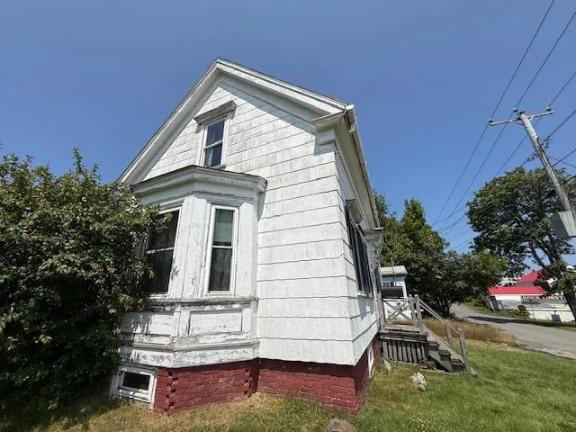 $124,900 | 25 Pleasant Street, Lubec, ME 04652
