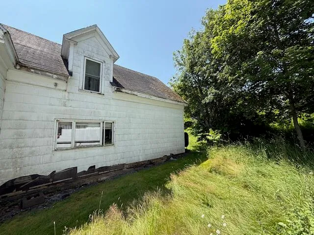 $124,900 | 25 Pleasant Street, Lubec, ME 04652