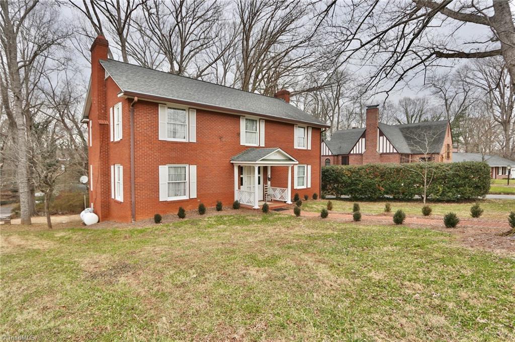 205 Hawthorne Road Elkin, NC 28621 - Photo 2 of 50