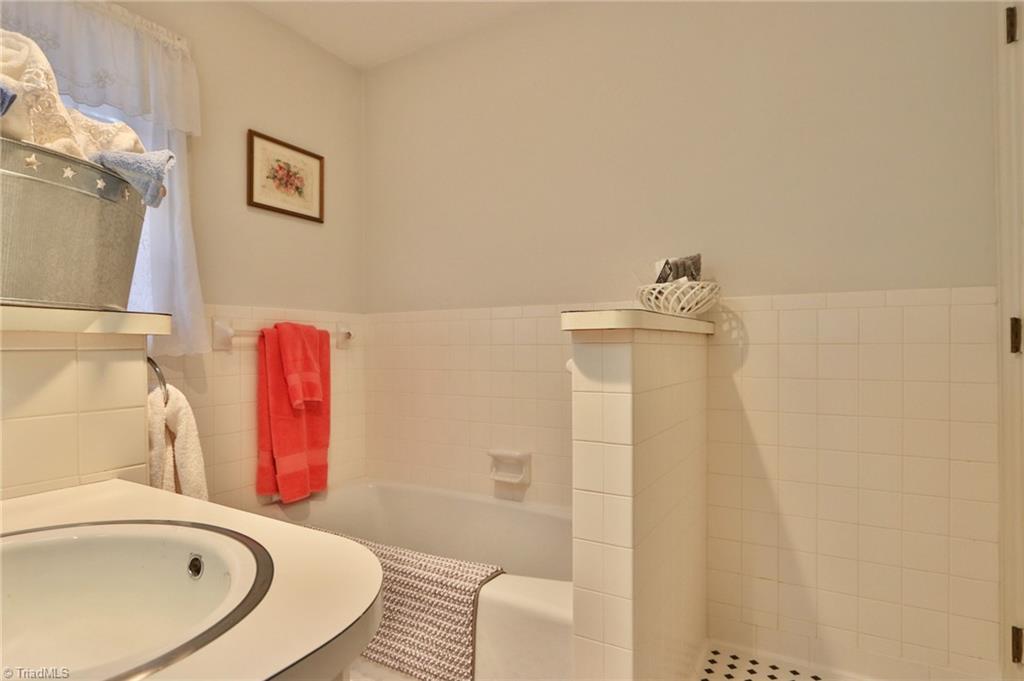 205 Hawthorne Road Elkin, NC 28621 - Photo 30 of 50