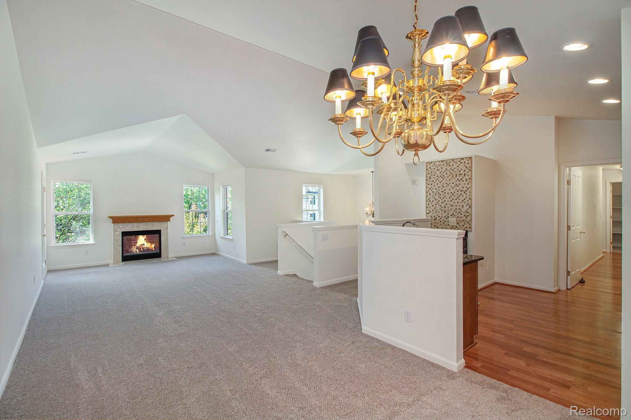 4122 Hampton Ridge Boulevard, Unit 62 Howell, MI 48843 - Photo 5 of 20 IMG_9575.jpg