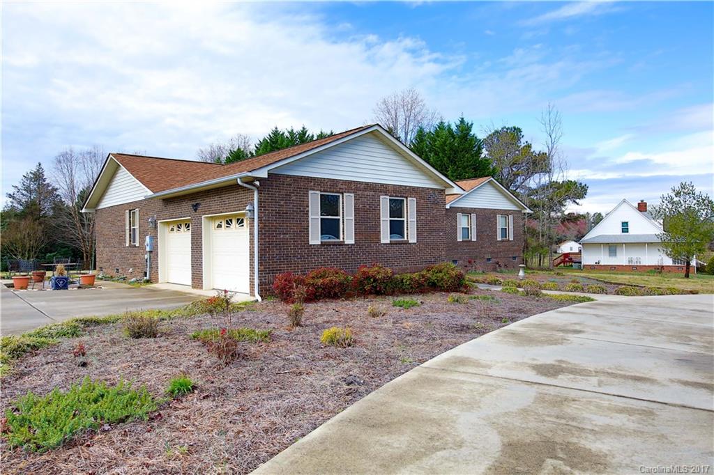 1231 Rabbit Run Road York, SC 29745 - Photo 1 of 24 Gallery Image 1