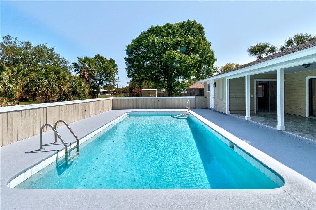 462 Watercrest Street Sebastian, FL 32958 - Photo 28 of 36 a view of a swimming pool with a patio