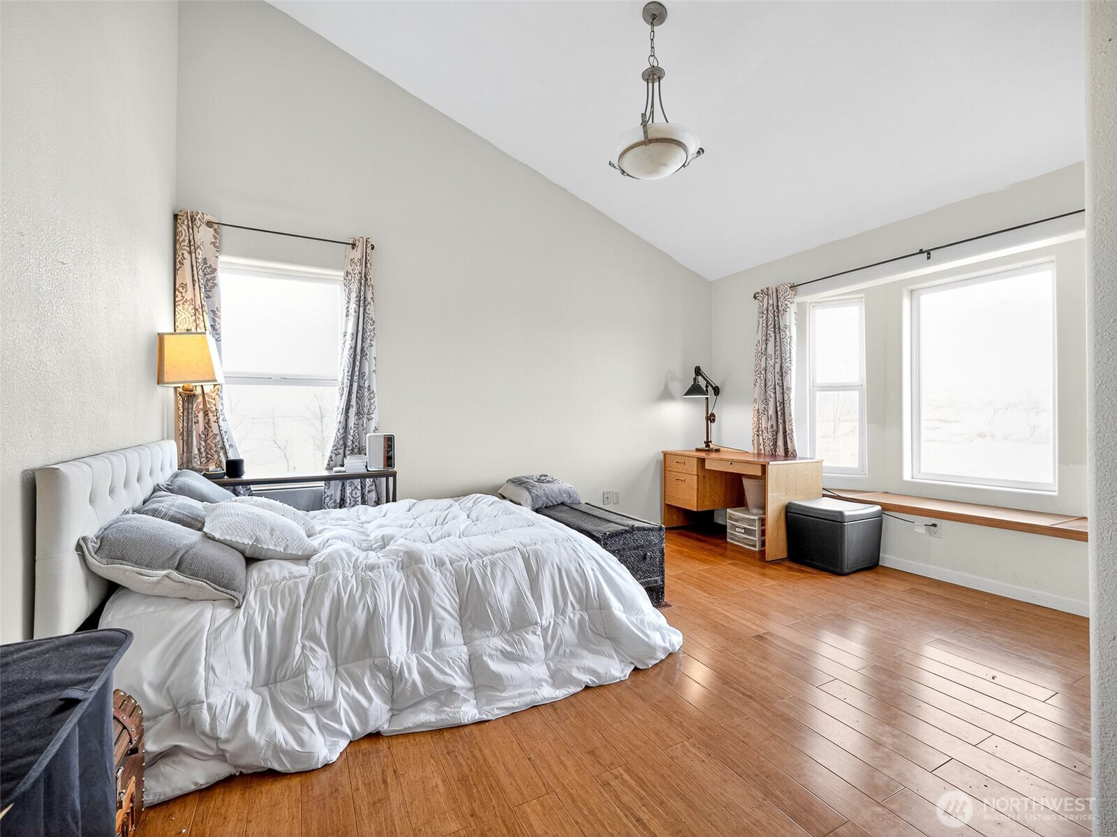 430 Gail Road Ellensburg, WA 98926 - Photo 22 of 40 a bedroom with bed and a window