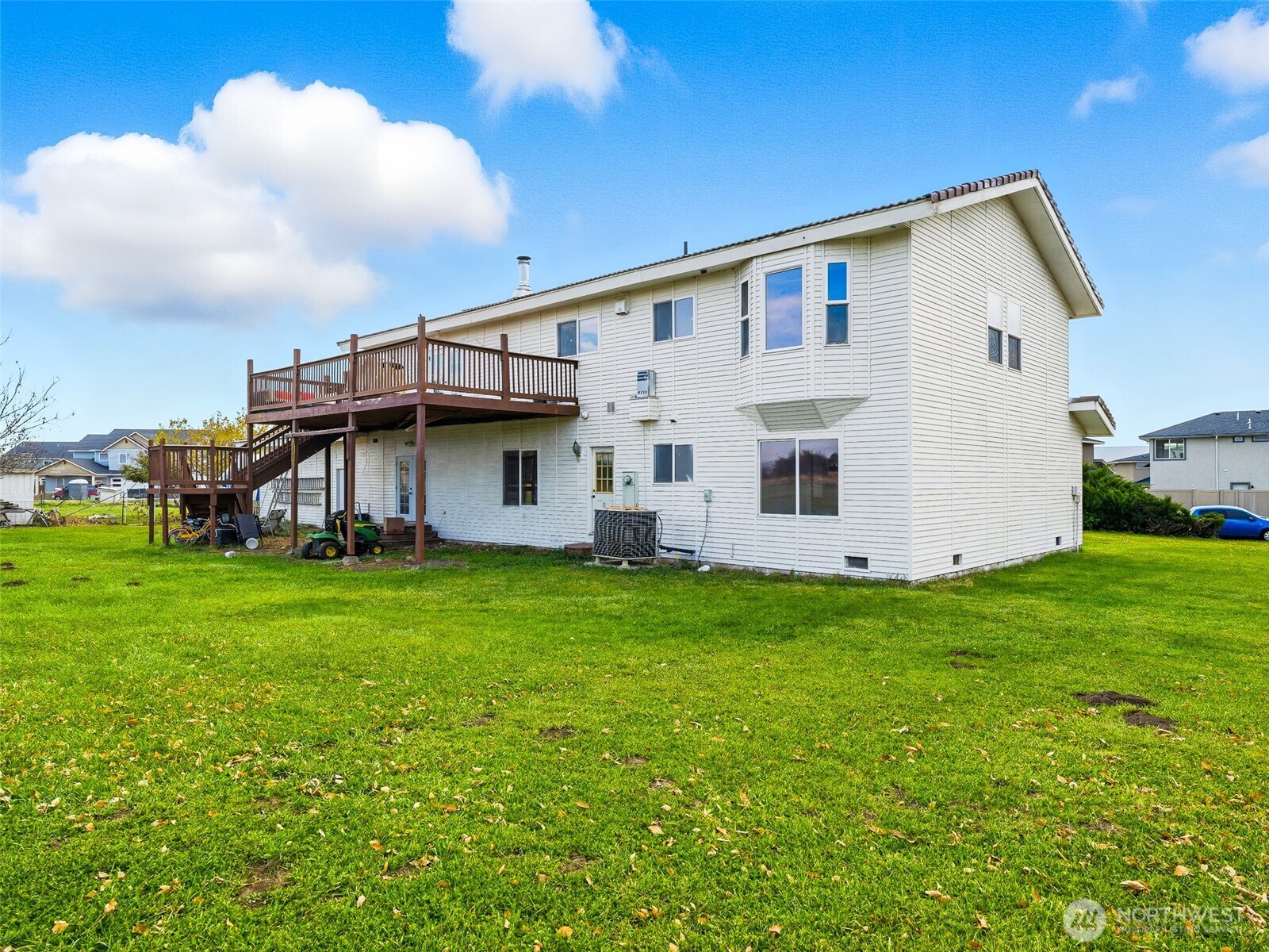 430 Gail Road Ellensburg, WA 98926 - Photo 39 of 40 a view of a house with backyard