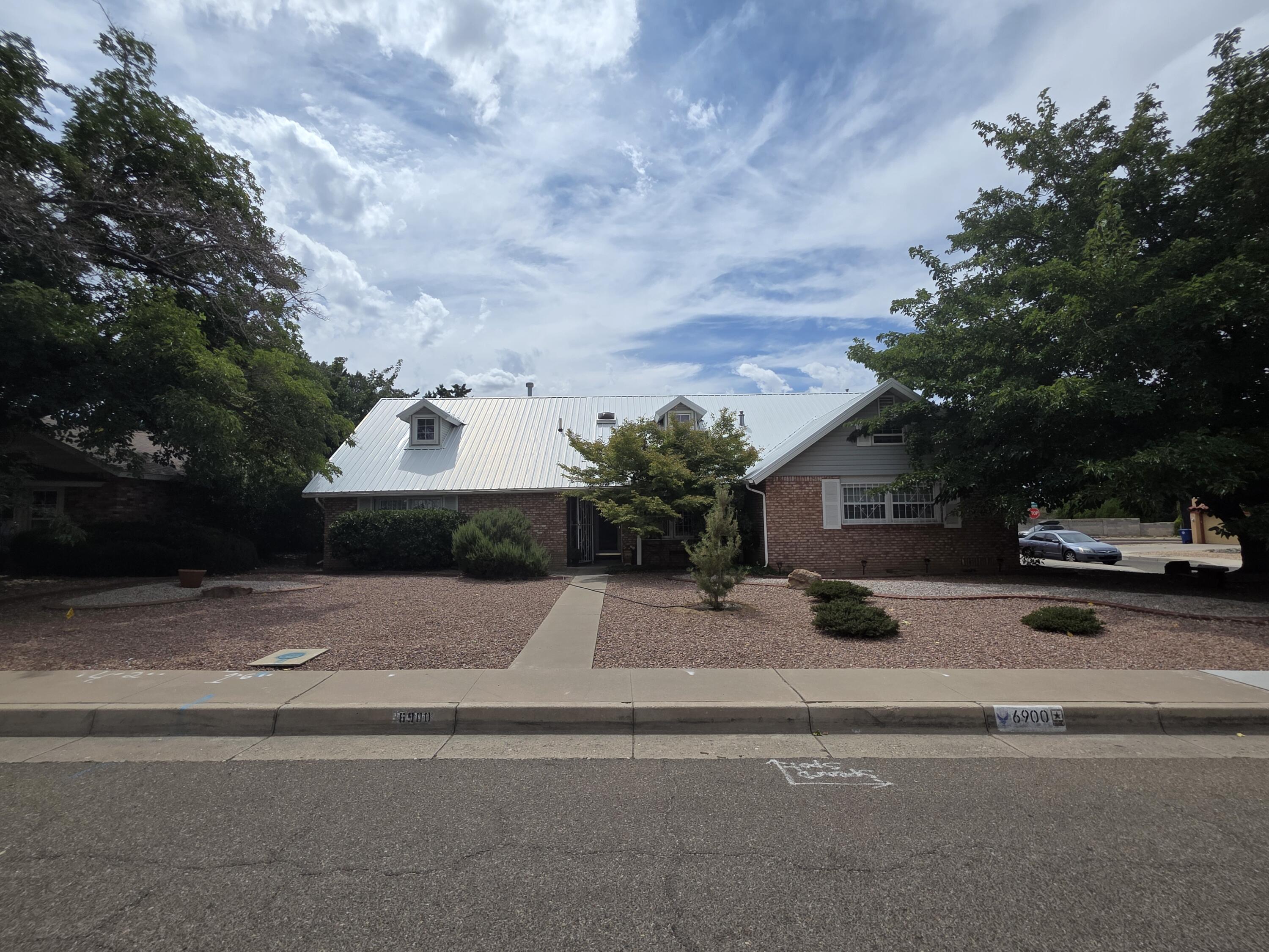 6900 Seminole Road Northeast Albuquerque, NM 87110 - Photo 1 of 24 Gallery Image 1