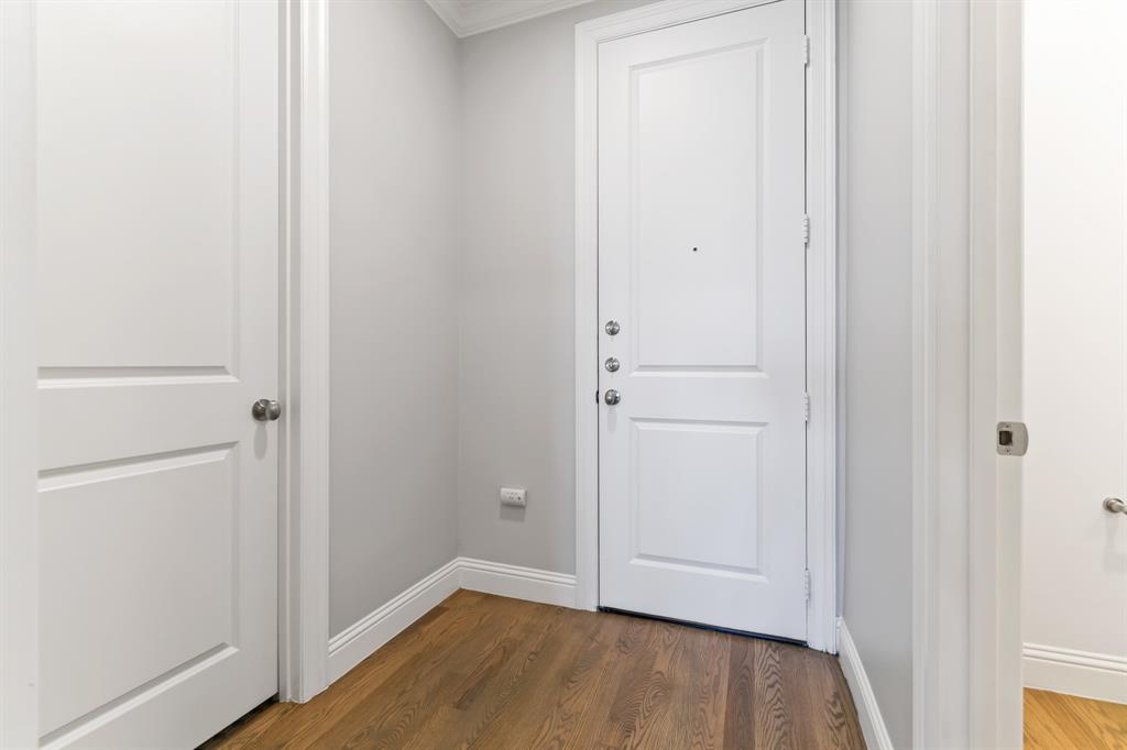 6531 Roper Street Dallas, TX 75209 - Photo 19 of 40 a view of an empty room