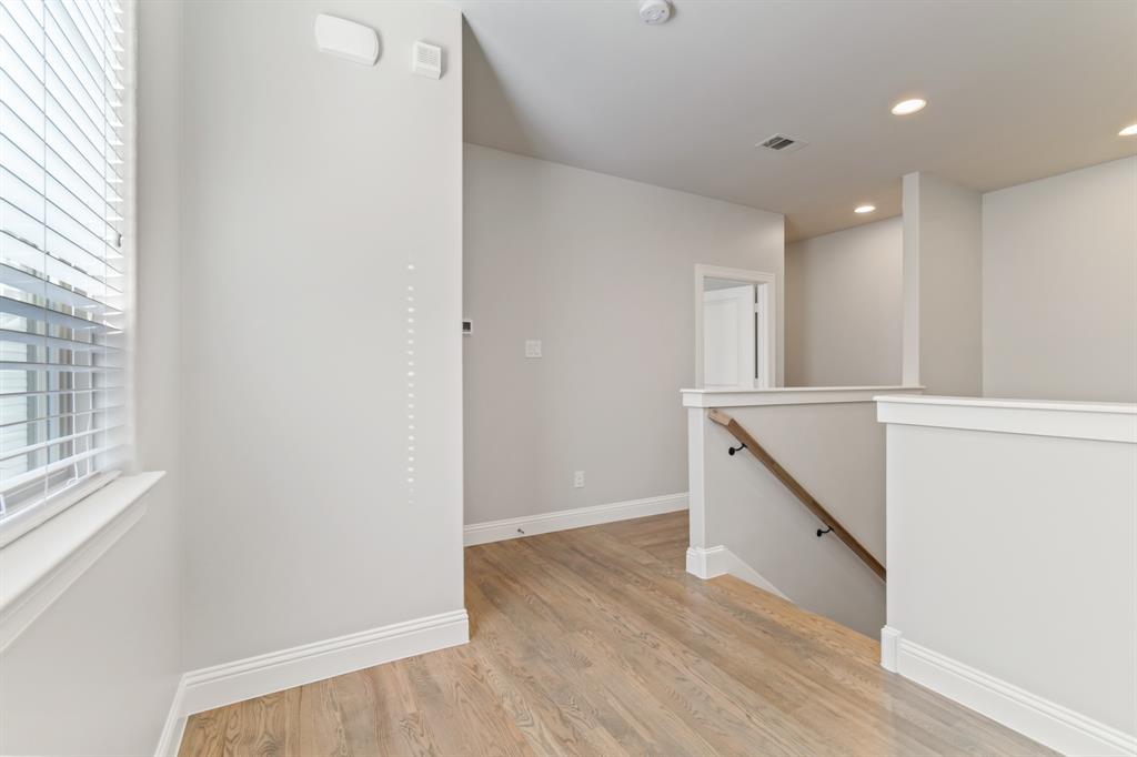 6531 Roper Street Dallas, TX 75209 - Photo 20 of 40 an entryway in a hall with an entryway