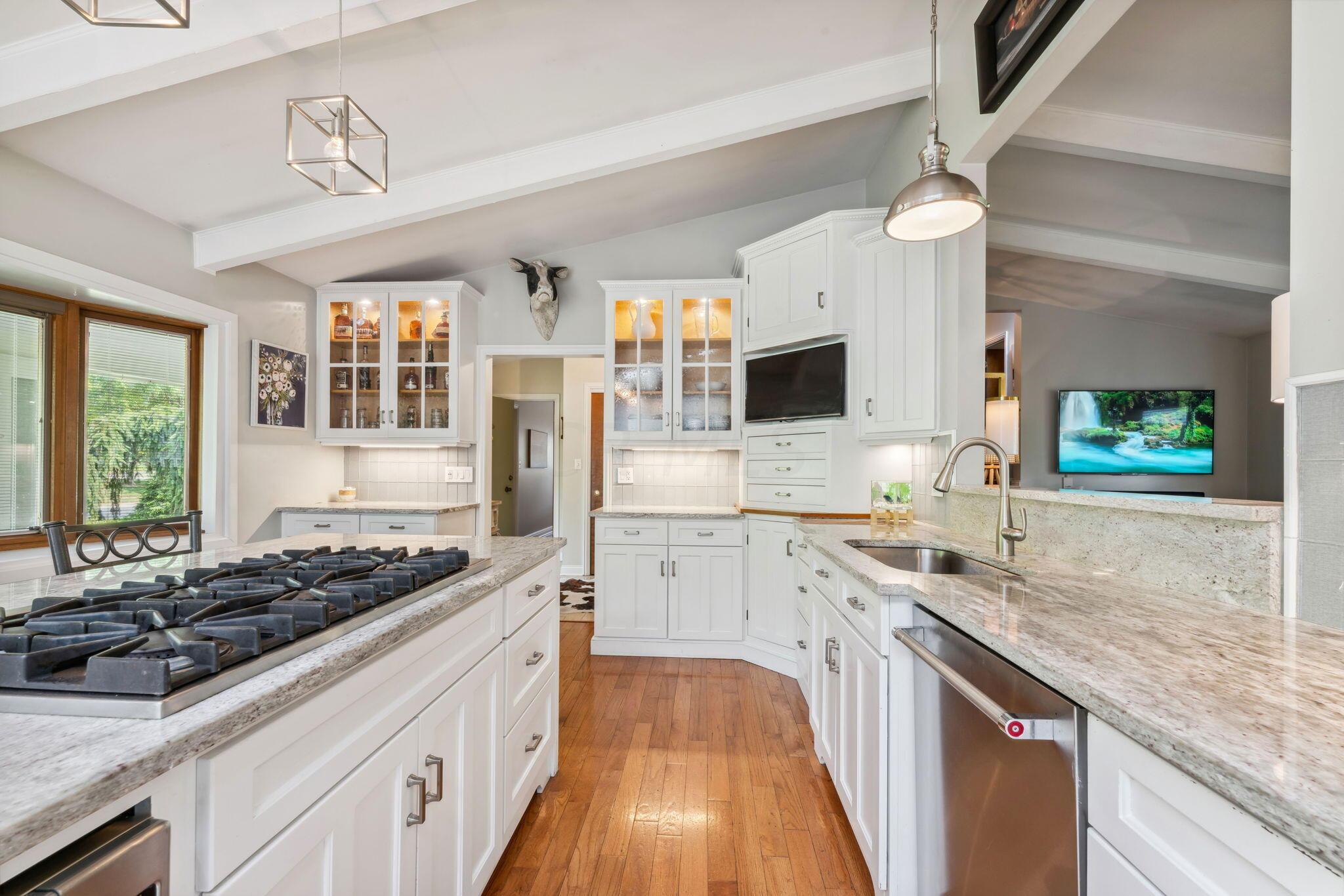 4103 Winfield Road Columbus, OH 43220 - Photo 26 of 91 Kitchen